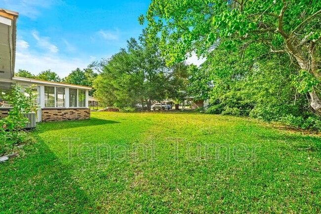 Building Photo - 329 Springdale Cir
