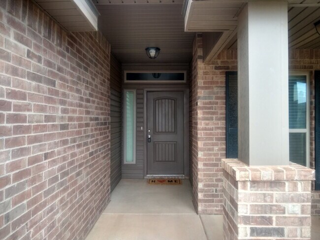 Building Photo - 9708 Ross Avenue