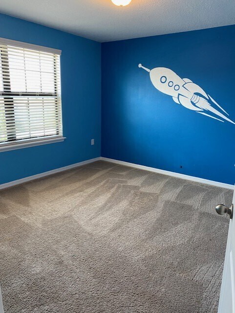 Building Photo - 610 Silverthorn Pl