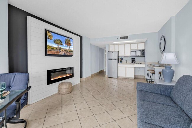 Building Photo - 647 N Creekside Dr