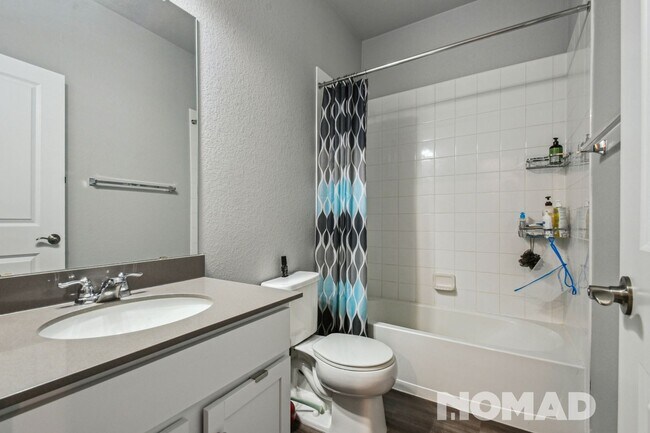 Building Photo - Charming 3BR Townhome in Castle Pines