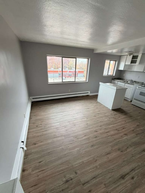 Building Photo - 15112 Euclid Ave