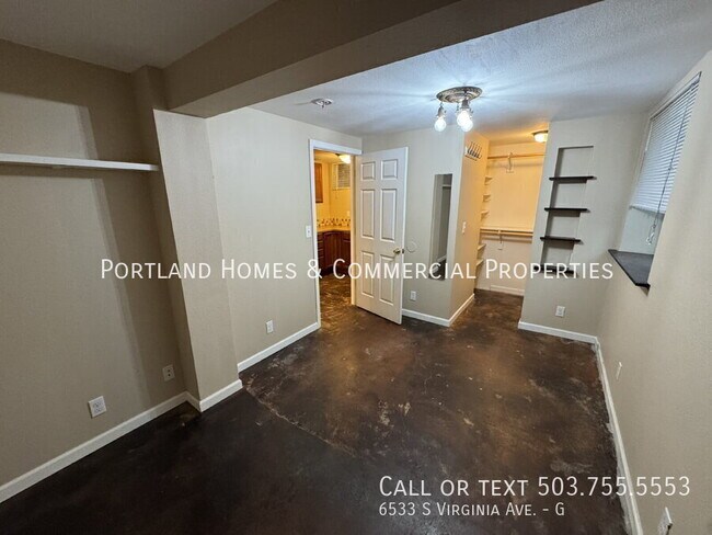 Building Photo - 6533 S Virginia Ave