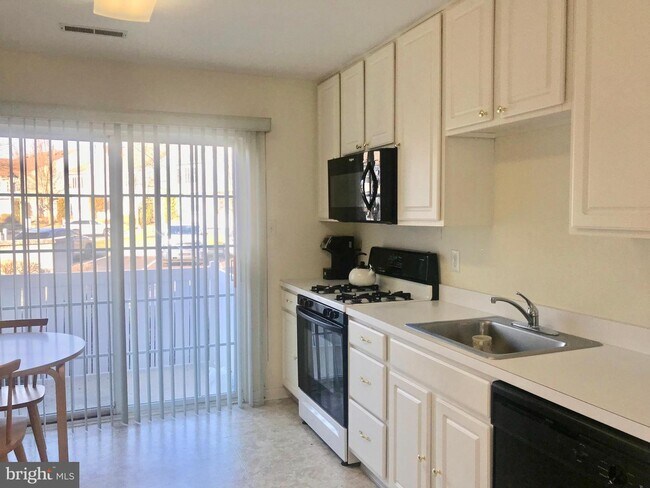Building Photo - 2604 Delancey Way