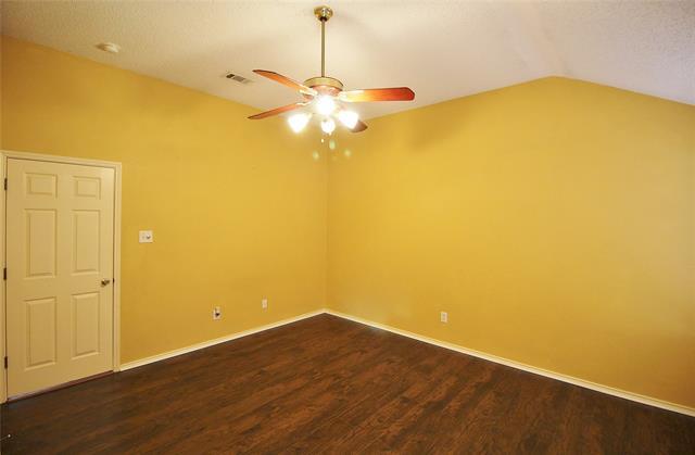 Building Photo - 2305 Valley Creek Dr