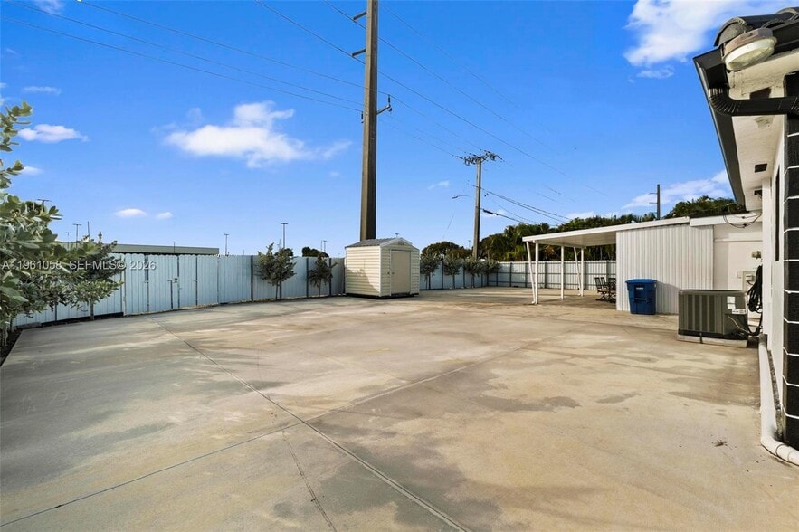 Building Photo - 8300 NW 35th Pl