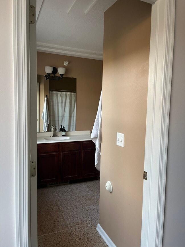 Building Photo - 5648 Winnetka Ave N