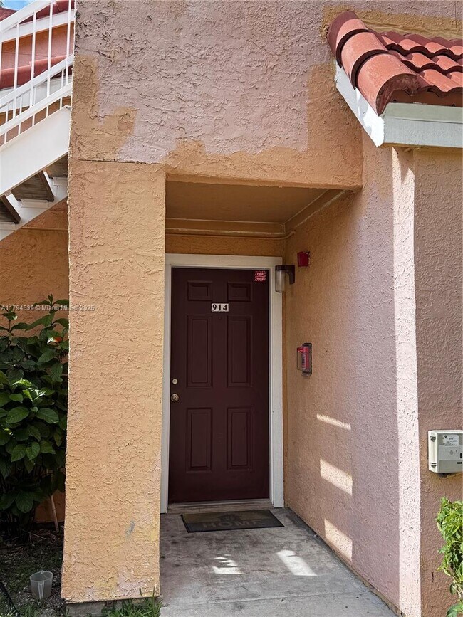 Primary Photo - 10441 SW 155th Ct