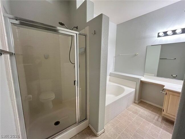 Building Photo - 5655 E Sahara Ave