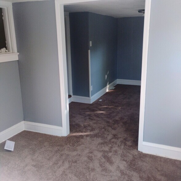 Building Photo - 2914 Bales Ave