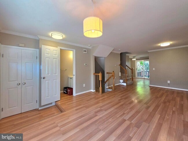 Building Photo - 3004 Kings Village Rd