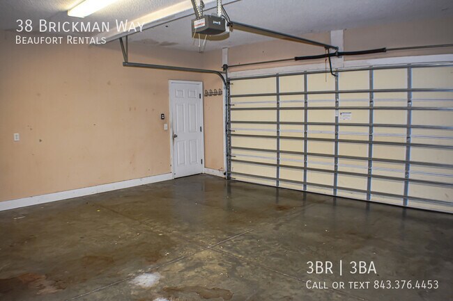 Building Photo - 38 Brickman Way