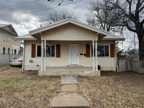 Building Photo - 405 W Chandler St