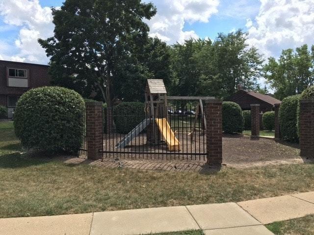 Building Photo - 2526 Berkshire Ct