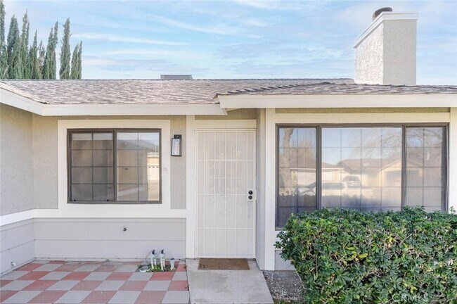 Building Photo - 514 E Ave J 9