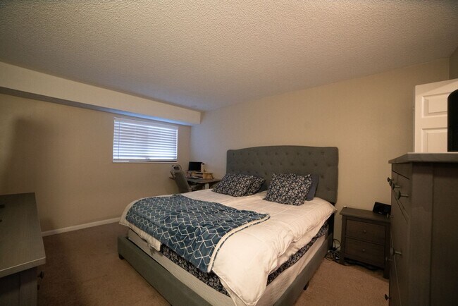 Building Photo - 341 Wright St