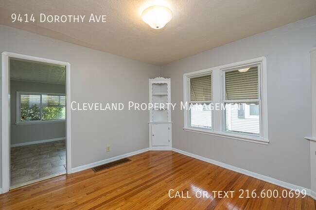 Building Photo - 9414 Dorothy Ave