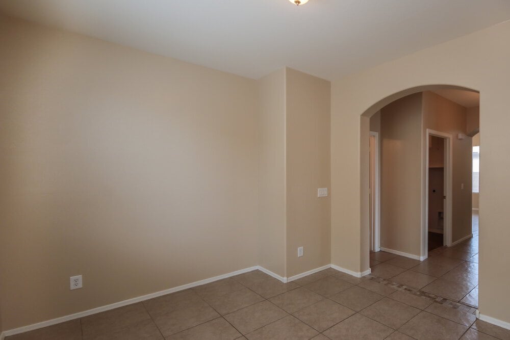 Building Photo - 1450 E Mia Ln