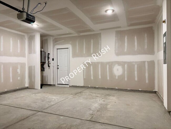 Building Photo - 7535 Bendire Lp