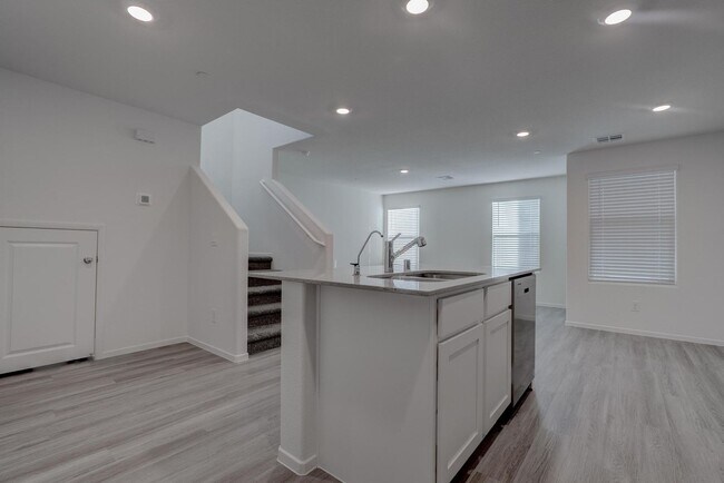 Building Photo - 7371 Craig Cv Ct