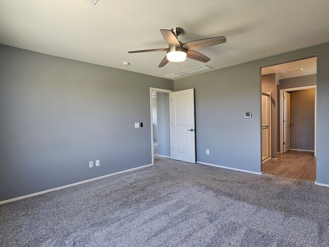 Building Photo - 10679 W Golson Dr