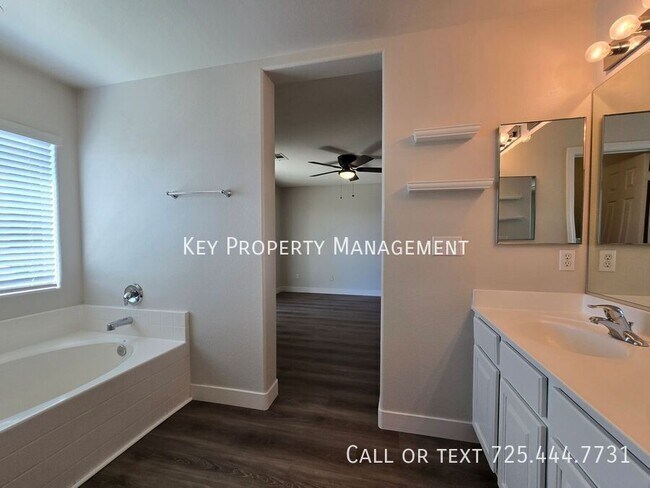 Building Photo - 8789 Ashley Park Ave