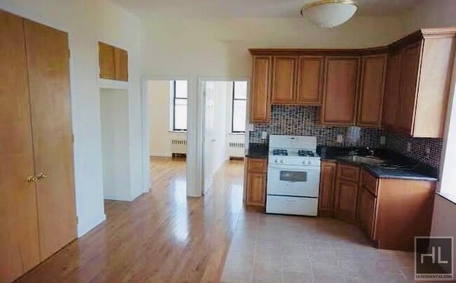 Building Photo - THATFORD AVENUE