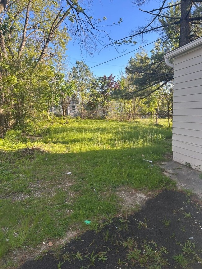 Building Photo - Section 8 Accepted!