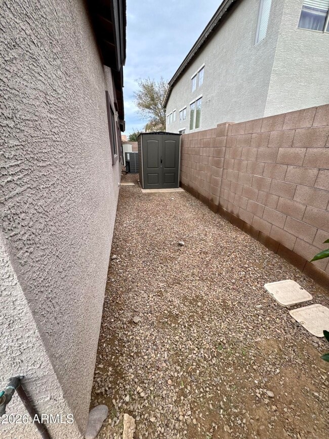 Building Photo - 18639 E Lark Dr