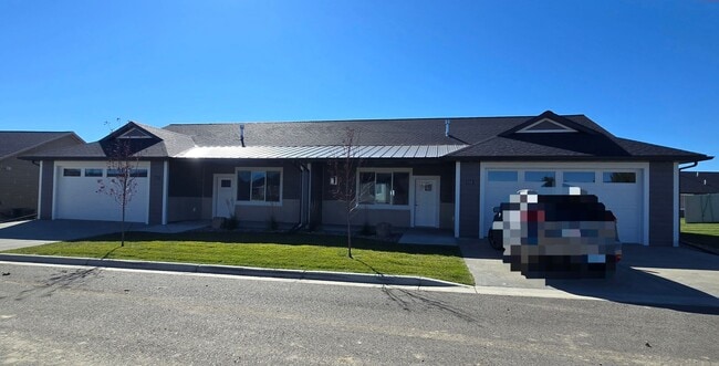 Primary Photo - 6314/6316 Decker Lane