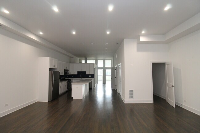 Building Photo - 1474 N Milwaukee Ave