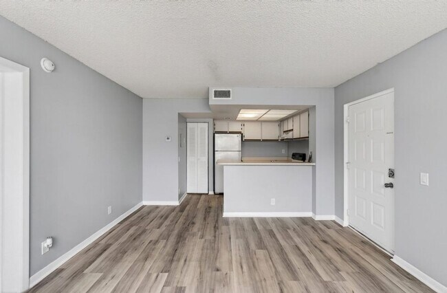 Building Photo - ONE BEDROOM ONE BATHROOM!! WATERFRONT COMMUNITY