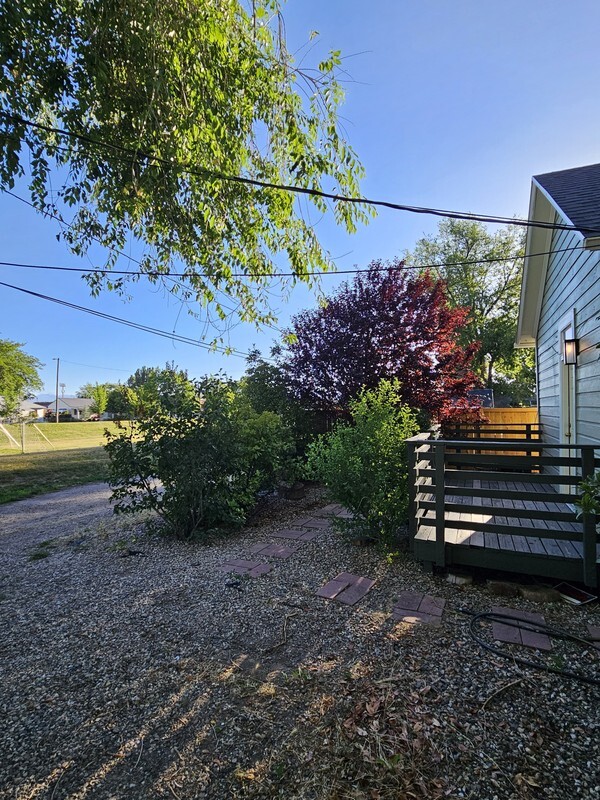 Building Photo - 161 W 900 S