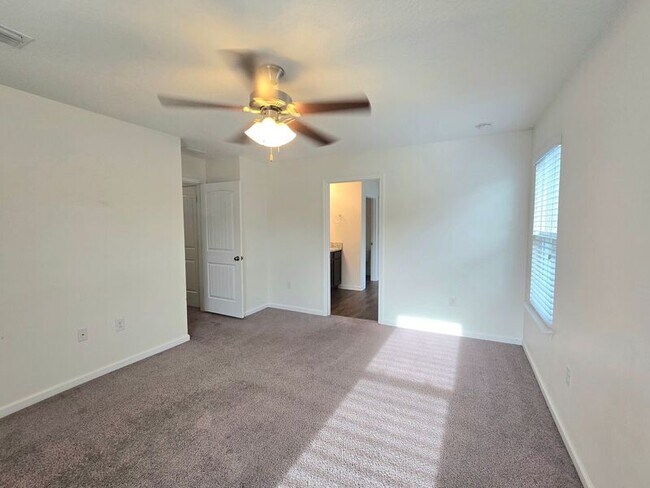Building Photo - 5860 Magnolia Bend Blvd