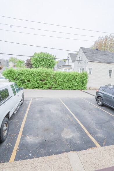 Building Photo - 2107 W Farragut Ave