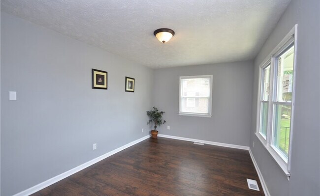 Building Photo - 544 Spruce St