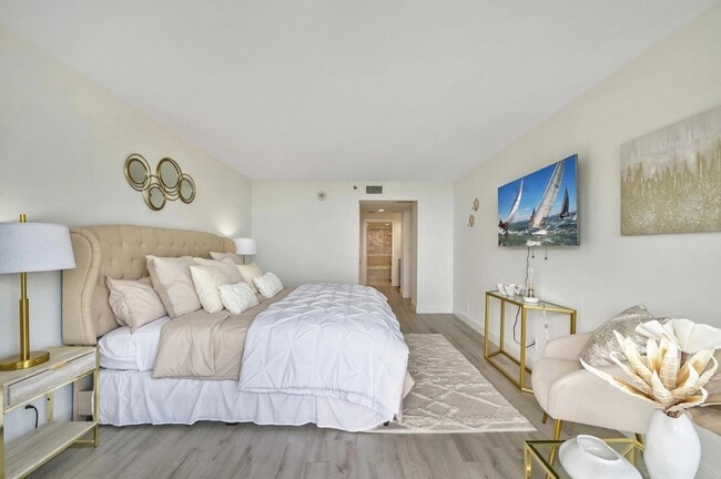 Building Photo - 4101 N Ocean Blvd