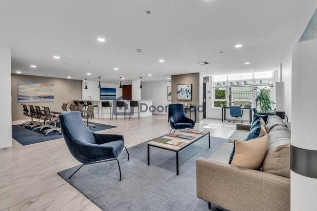 Building Photo - 475 Redwood St