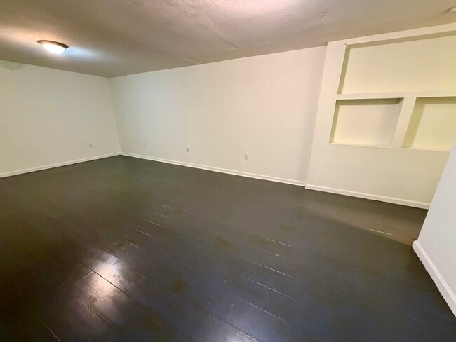 Building Photo - 571 SE 115th Rd