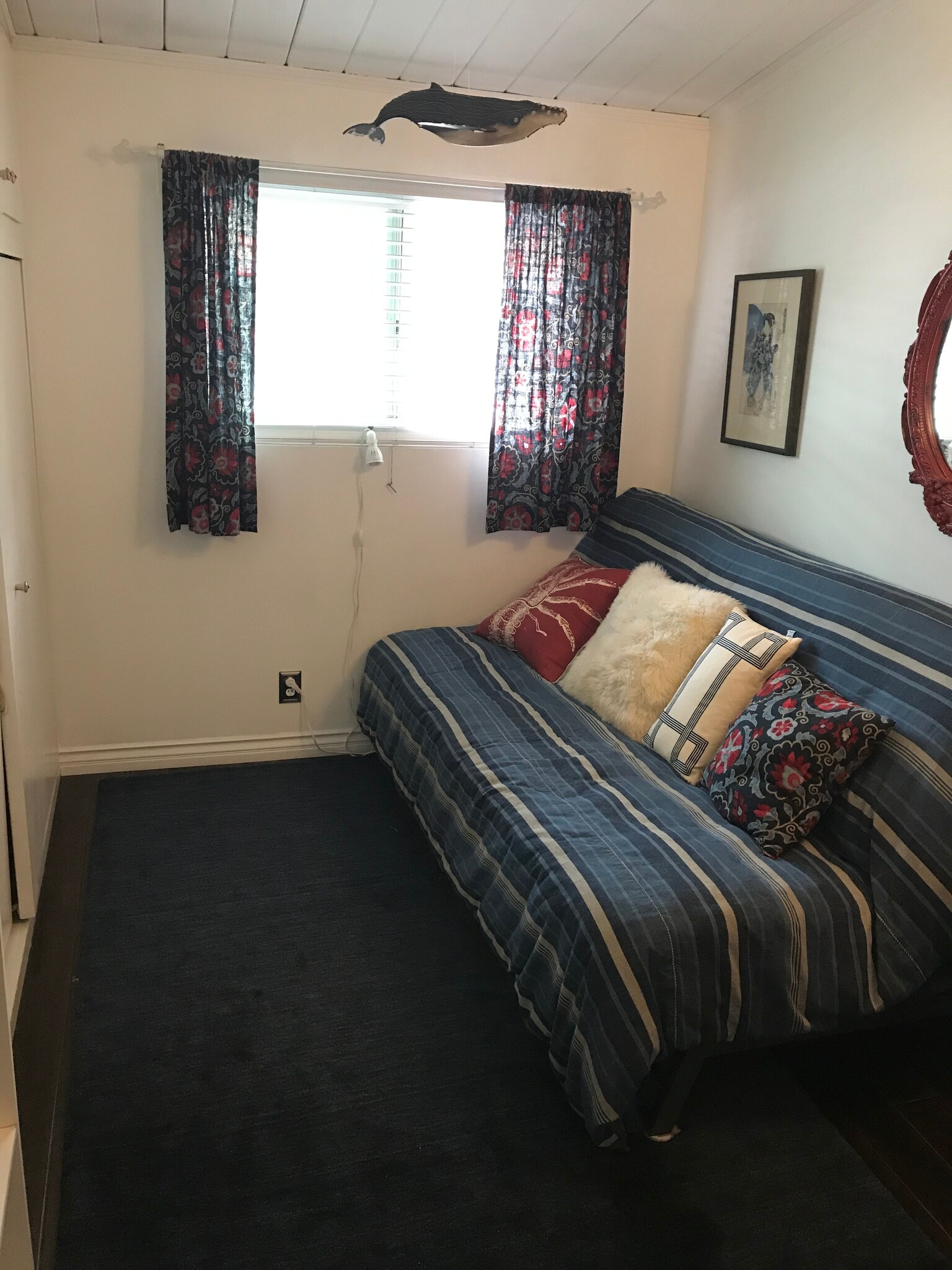 Smaller 2nd bedroom, currently no bed, set up as office - 4040 Grand View Blvd