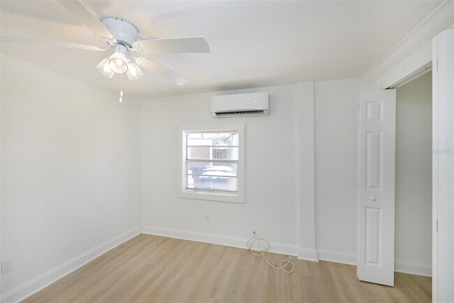 Building Photo - 618 7th Ave N