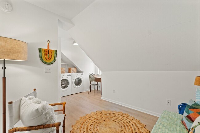 Building Photo - 1312 Cypress Ave