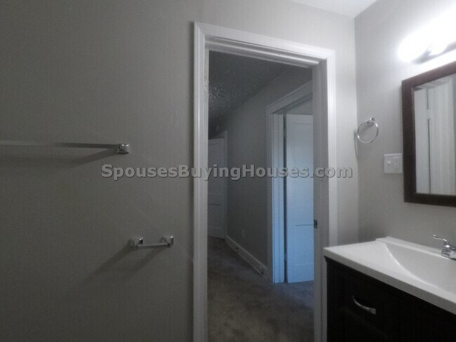 Building Photo - 810 Fairfield Ave