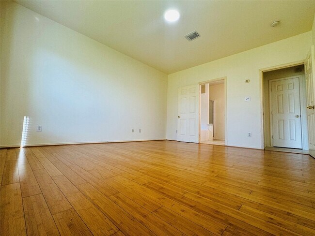 Building Photo - 931 Sierra Springs Ln