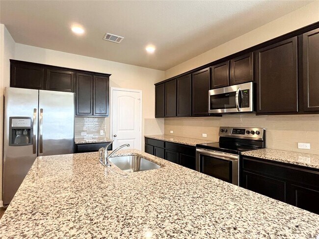Building Photo - 104 Lassy Cove
