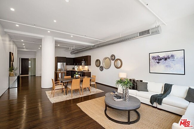 Building Photo - 1645 Vine St