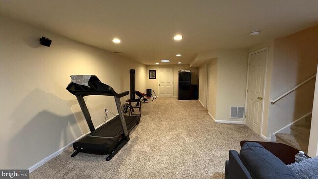 Building Photo - 506 Quincy St