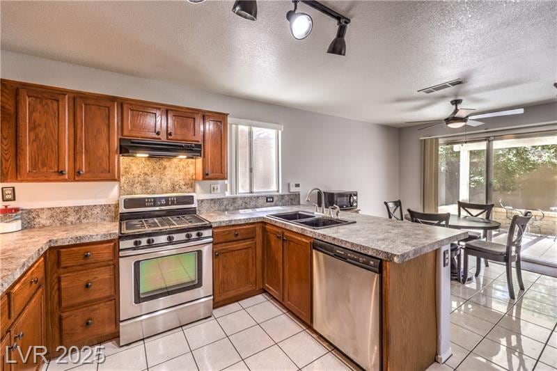 Building Photo - 7921 Pottery Creek Dr