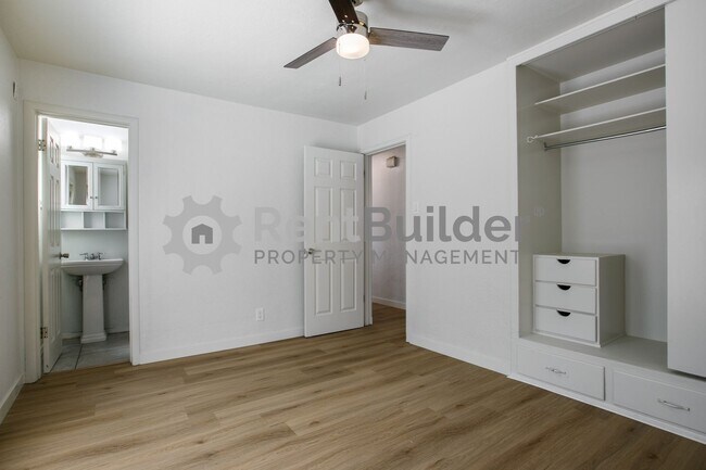 Building Photo - CALL US TODAY AT (505) 808-6467 TO SCHEDUL...