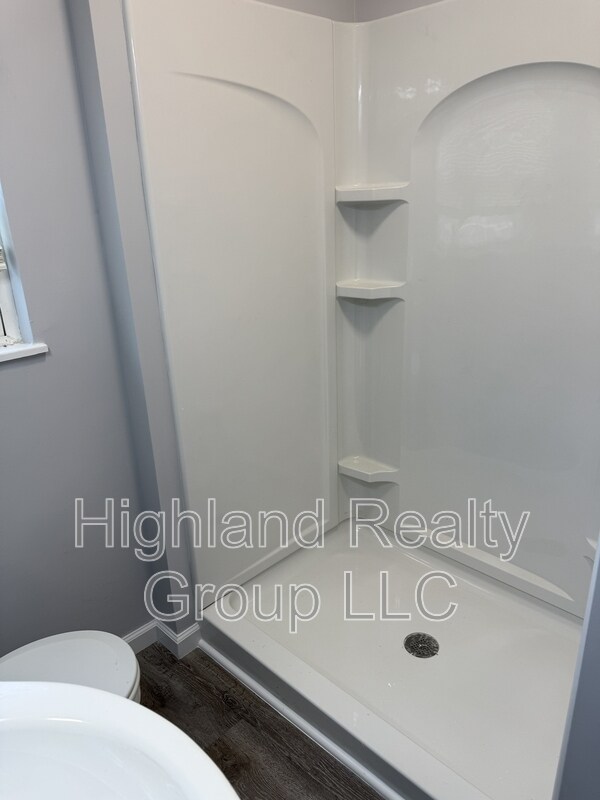 Building Photo - 913 Blunston St